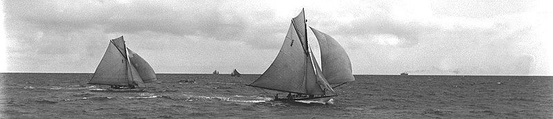 File:Yachts off Brighton.jpg