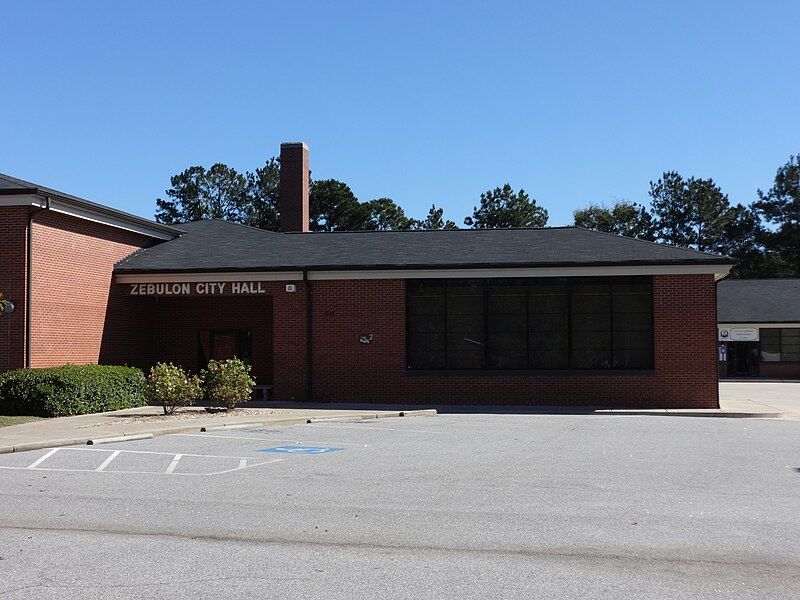 File:Zebulon City Hall.JPG