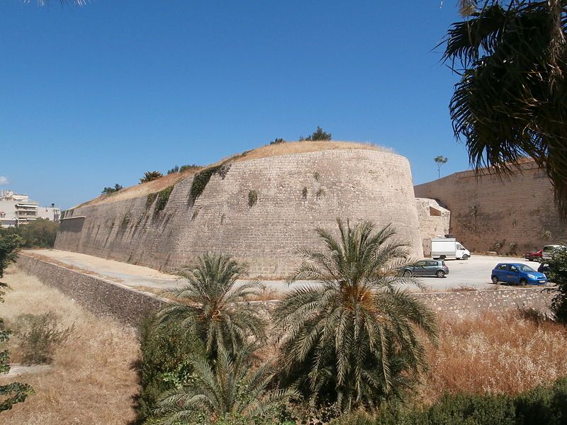 File:5313048walls of Herakleion.JPG