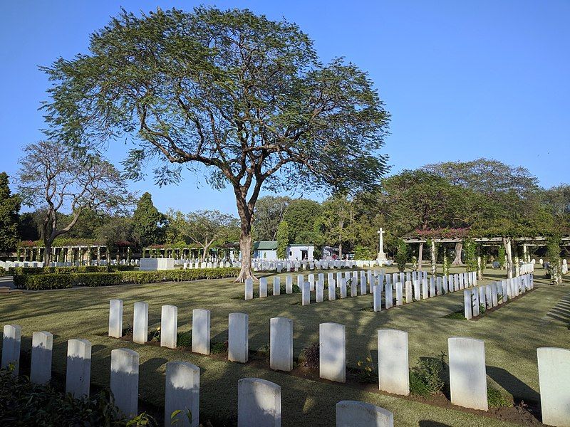 File:Delhi War Cemetery.jpg