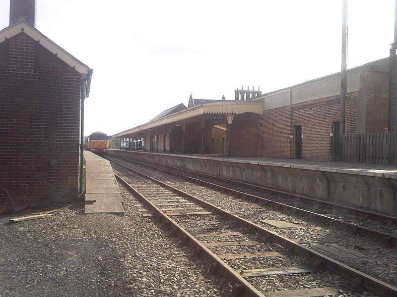 File:Dereham station 2009.jpg