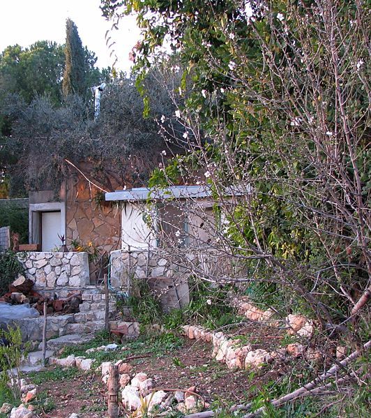 File:Ein Hod house.jpg