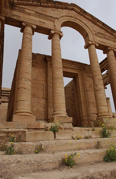 File:Hatra-Ruins-2006-5.jpg