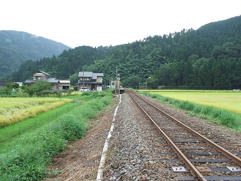 File:JRW Ichijodani station.jpg