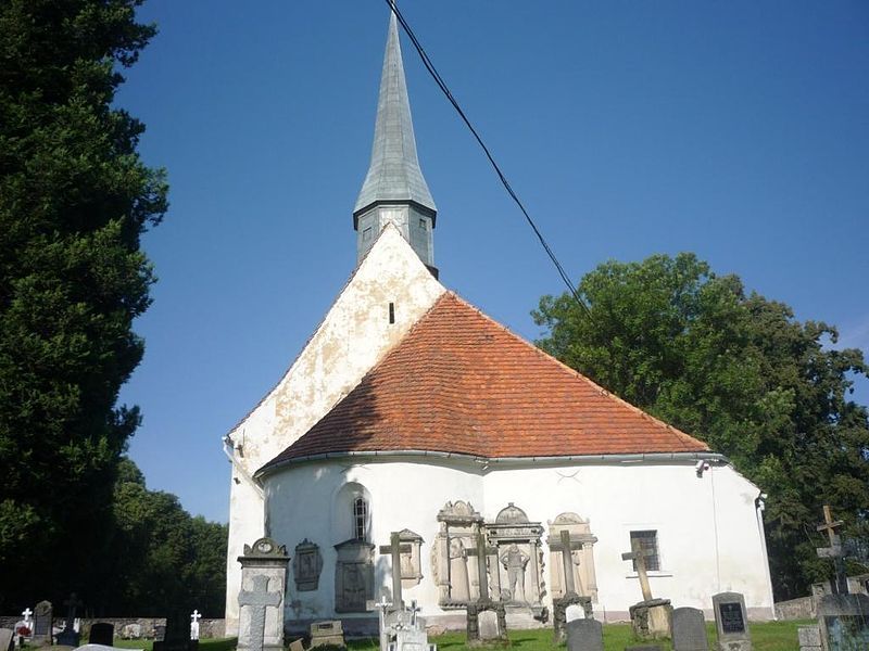 File:Kościół w Niwnicach.JPG