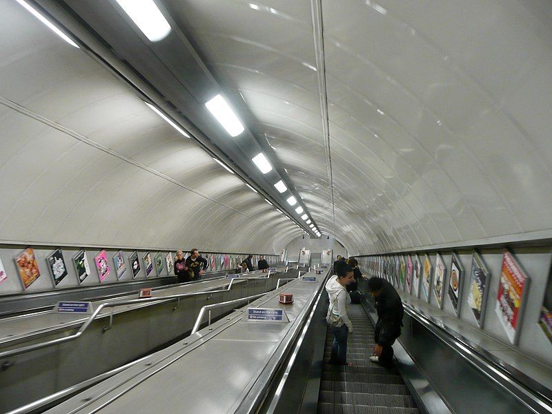 File:London 1100436.jpg