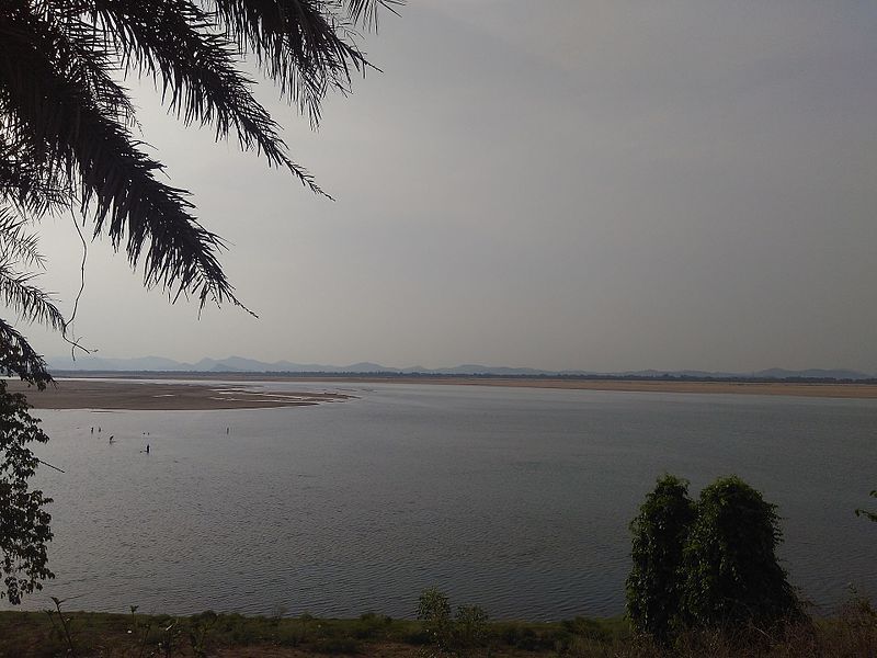 File:Mahanadi from Banki.jpg