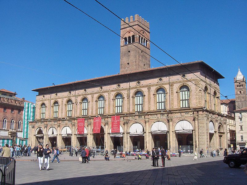 File:Palazzo del Podesta.01.jpg