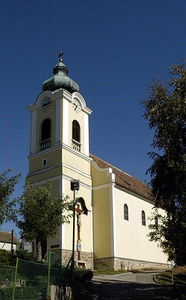 File:Roggendorf Kirche.jpg