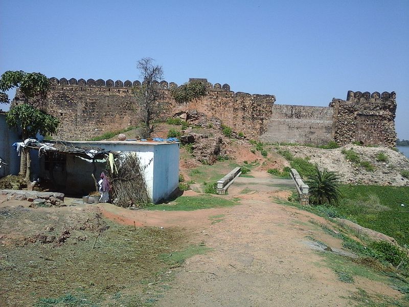 File:Talbehat Fort.jpg