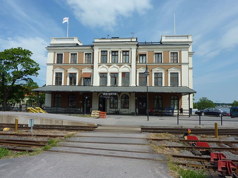 File:Västervik station.JPG