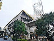 Exterior of Charoen Nakhon station.