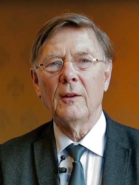 File:Albert Osterhaus (2016).jpg