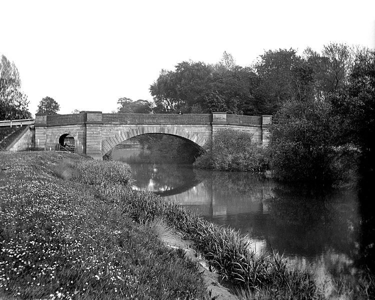 File:Buttercrambe Bridge YORYM-S201.jpg