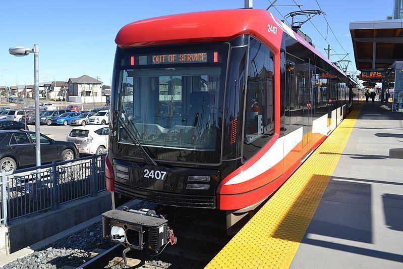 File:Calgary Transit S200.jpg