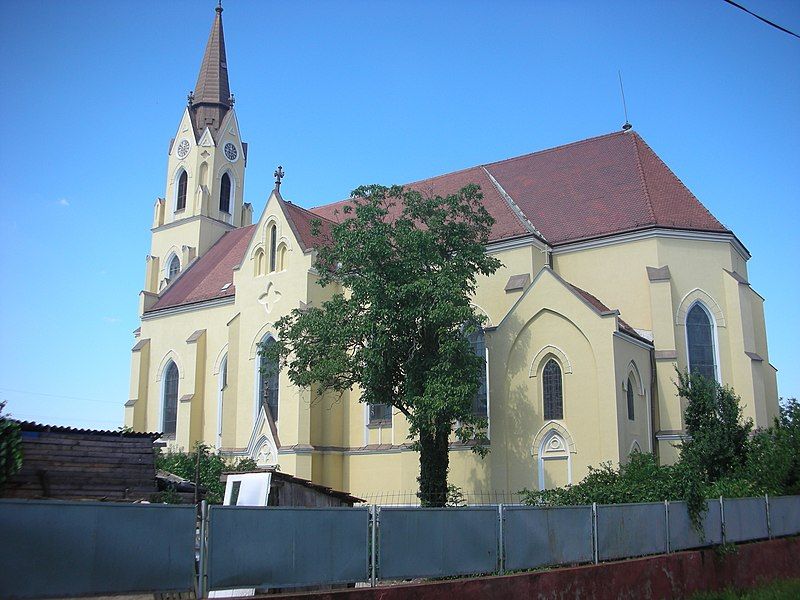 File:Ciacova catholic church.jpg