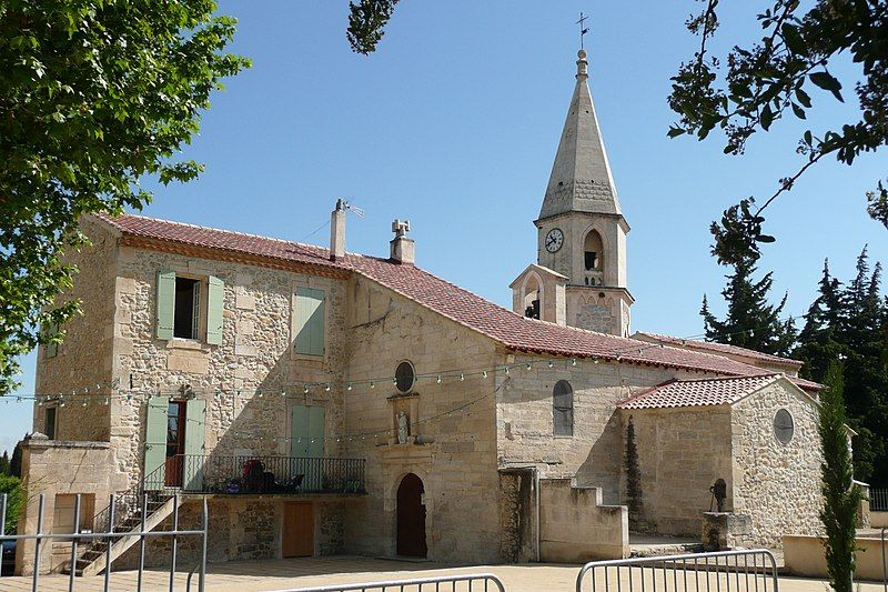 File:Eglise à Saint-Pierre-de-Mézoargues.JPG