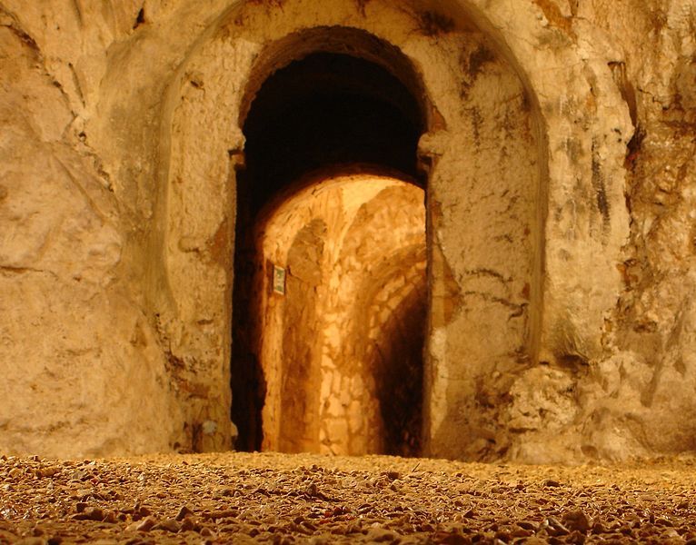 File:Hellfire Caves tunnel.jpg