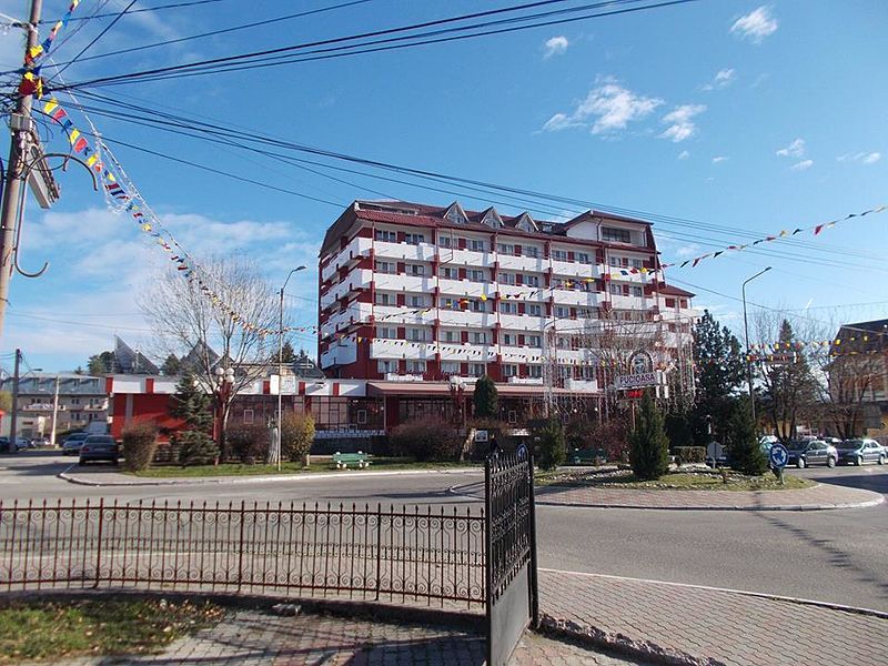 File:Hotel Ceres Pucioasa.jpg