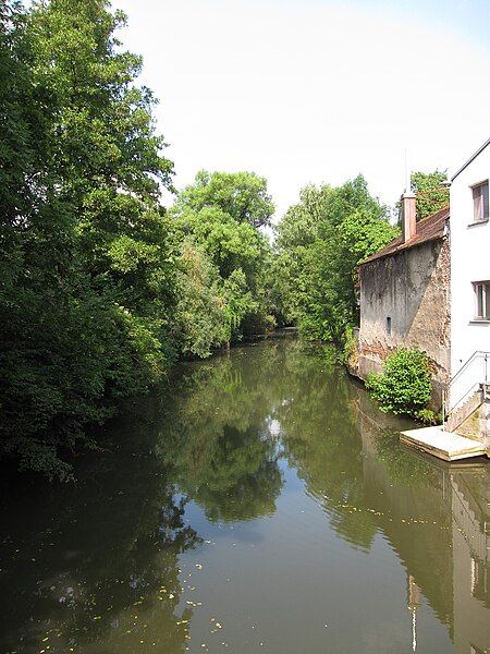 File:Isen(Fluss) Dorfen-01.JPG