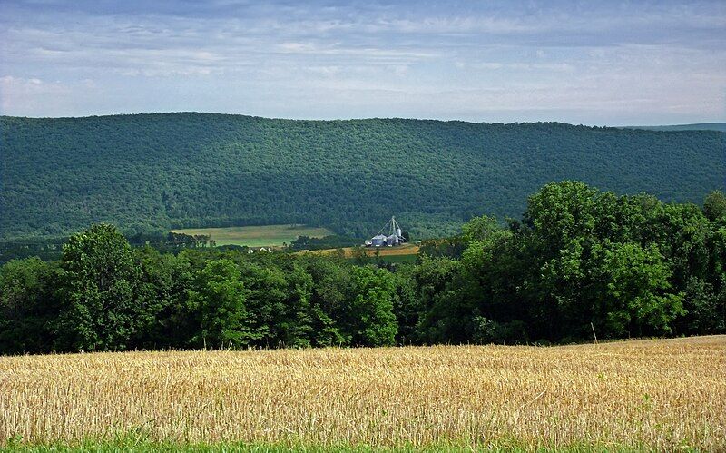 File:Nescopeck Mountain.jpg