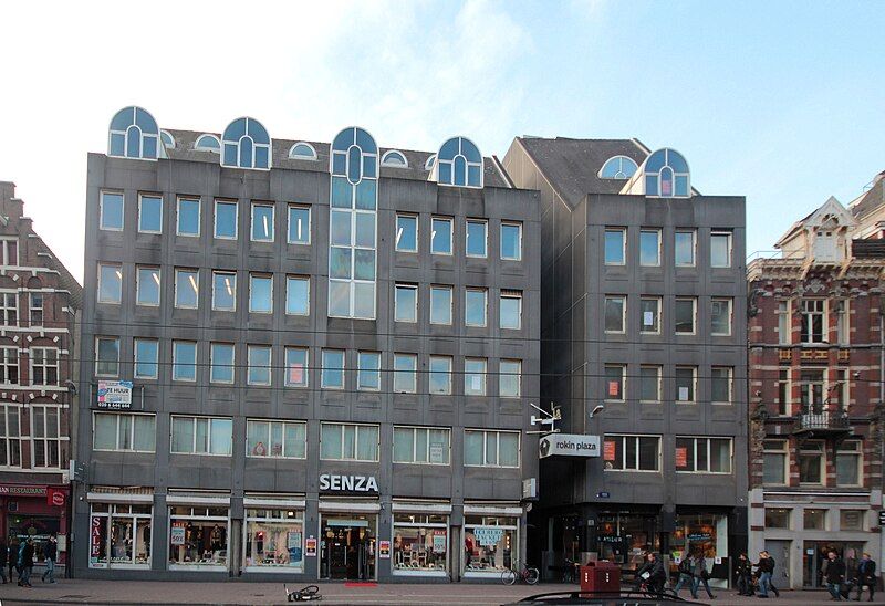 File:Rokinplaza2.JPG