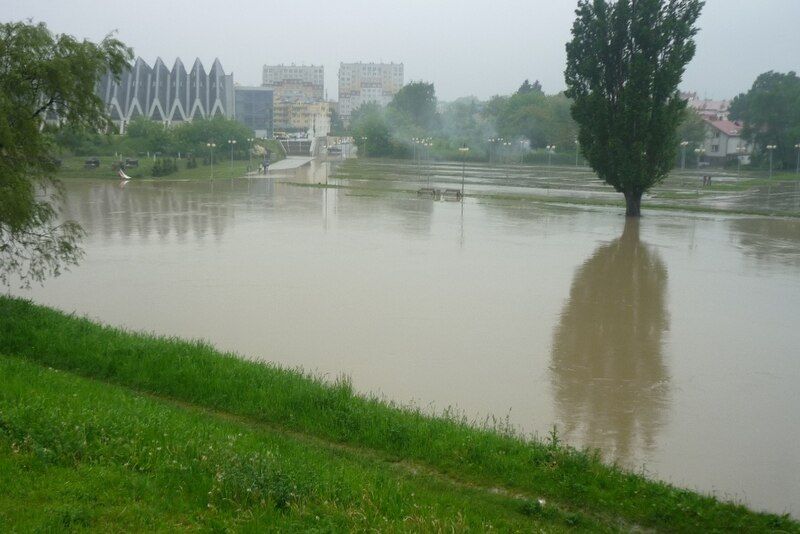 File:Rzeszow-Wislok,20.05.2010.JPG