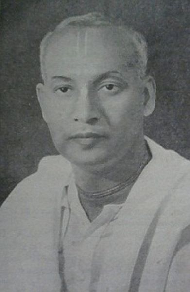 File:Swami Bon personal.jpg