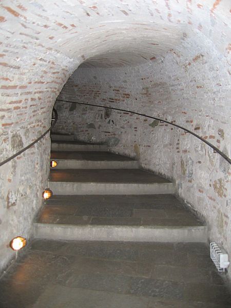 File:Thessaloniki-White Tower hallway.jpg