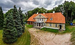 Uue-Varbla manor and museum.