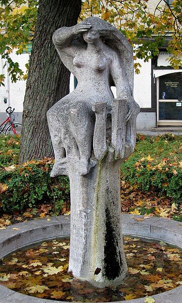 File:Wedekindbrunnen Muenchen-1.jpg