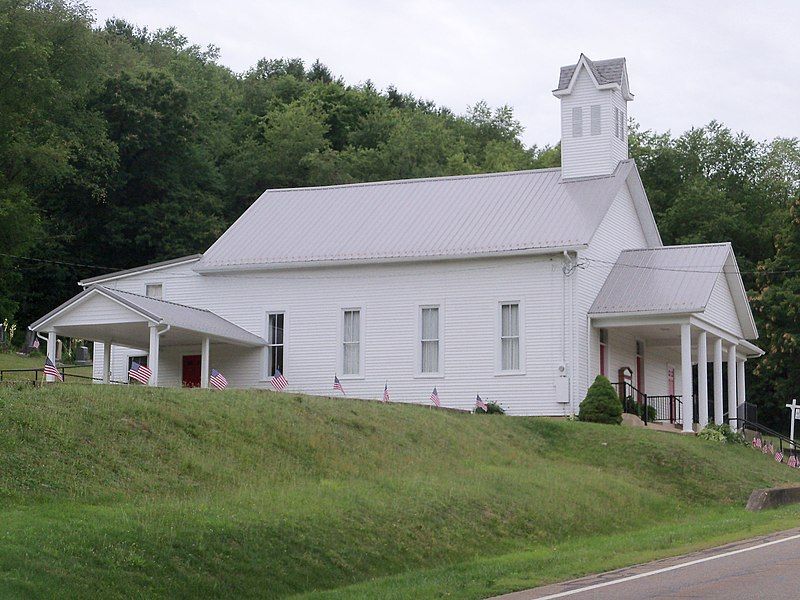 File:Wolfcreek Baptist Church.jpg