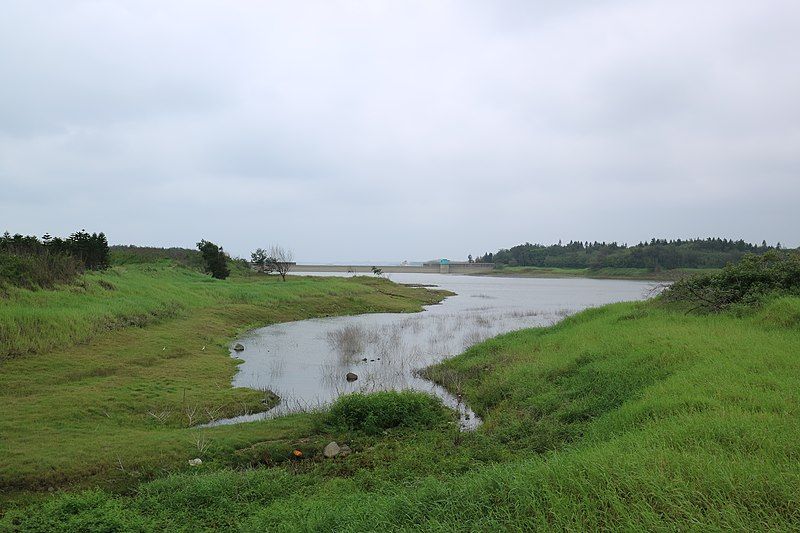 File:Xingren Reservoir.jpg