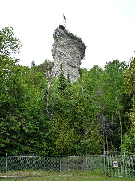 File:2009-0619-CastleRock.jpg