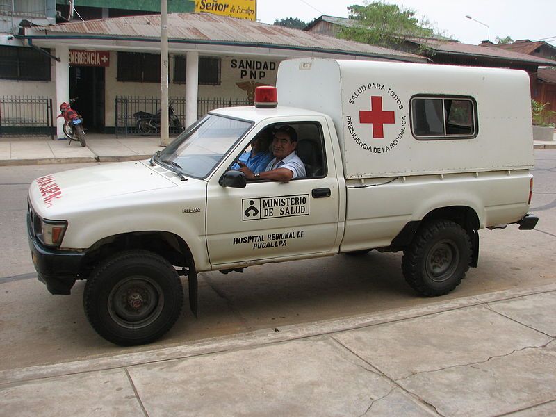 File:Ambulance Peru Pucallpa.jpg