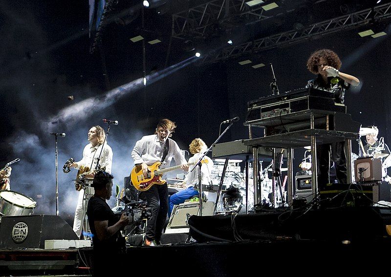 File:Arcade Fire (27463874647).jpg