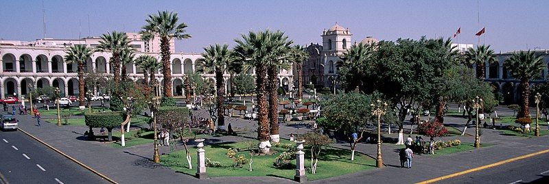 File:Arequipa-plaza-armas-c01.jpg