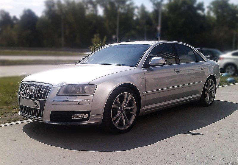 File:Audi S8 AV.jpg