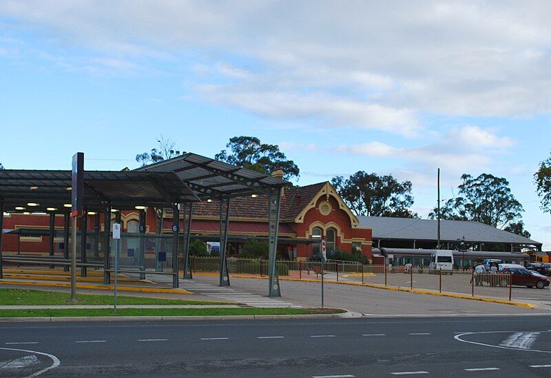 File:Bairnsdale Railway Station.JPG