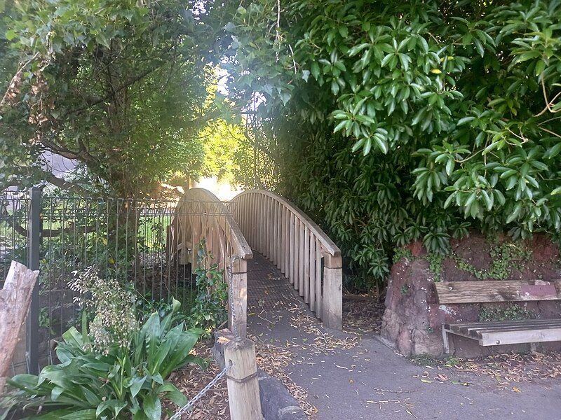 File:Bridge Dingle Dell.jpg