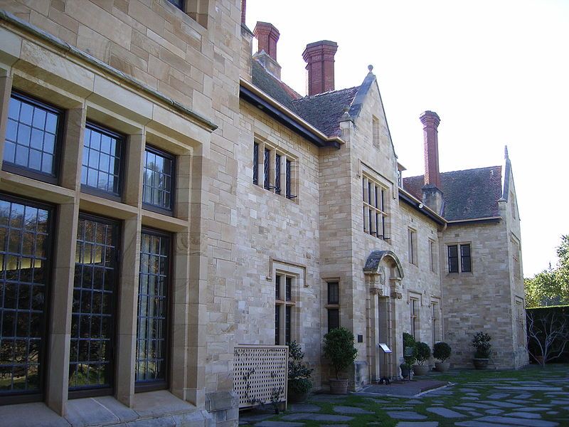 File:Carrick House.jpg