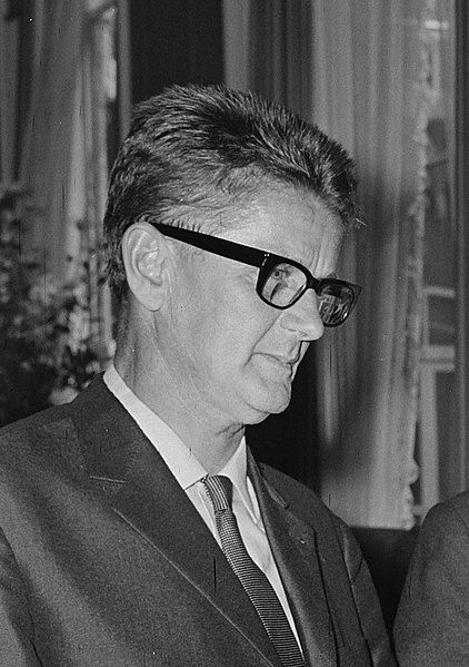 File:CasOorthuys1964.jpg