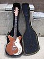 1962 Danelectro Shorthorn model 3022 (Bronze)