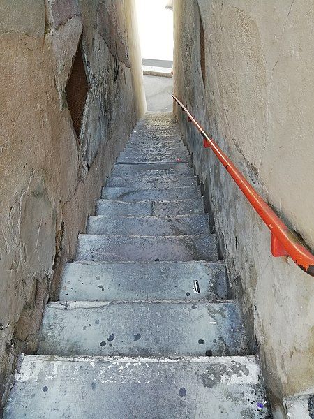 File:Escalier à séte.jpg