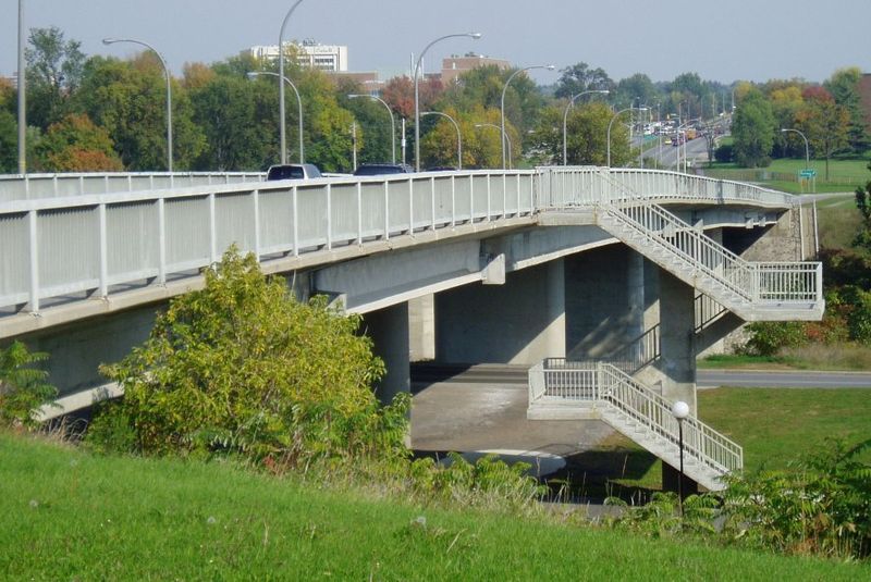 File:Heron Road Bridge.JPG