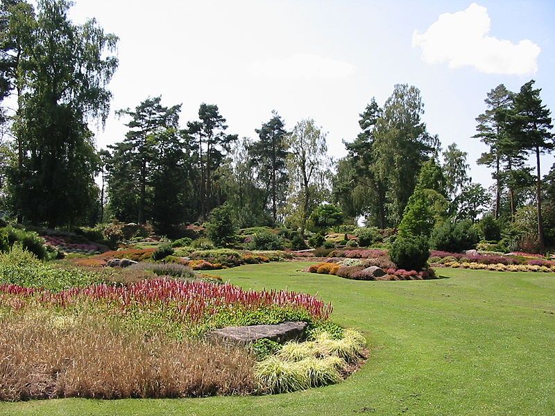 File:Jardins de Callunes.jpg