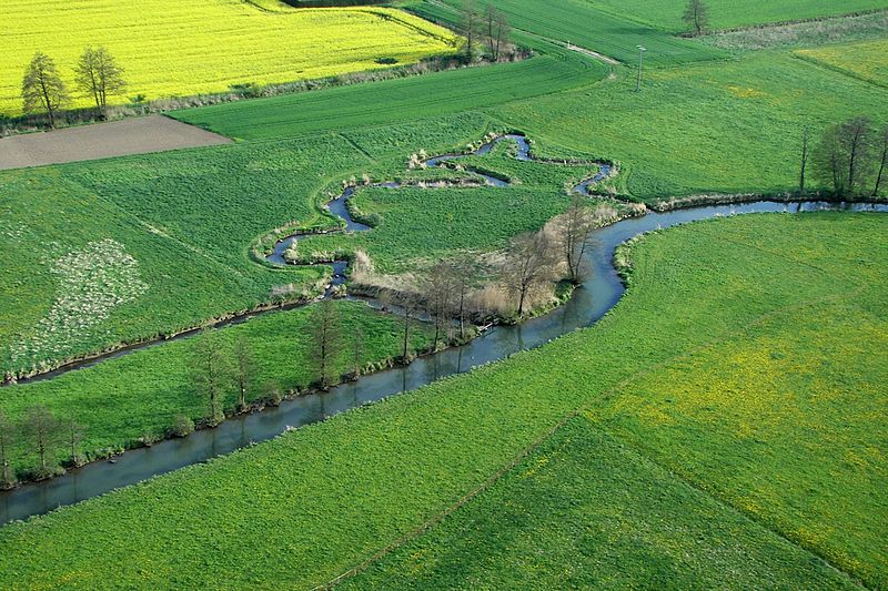 File:Kleine-Laber-Windungen-bei-Niederlindhart.jpg