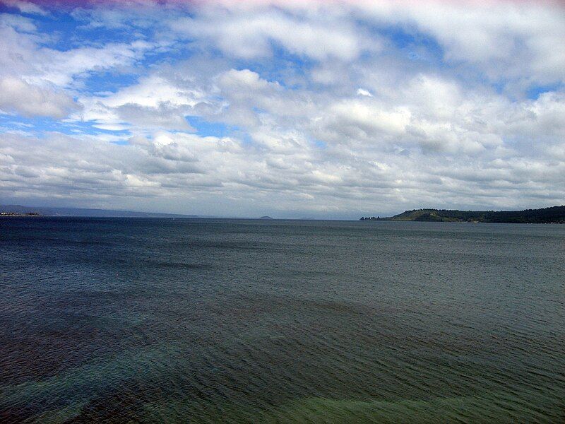 File:Lake Taupo 1.jpg