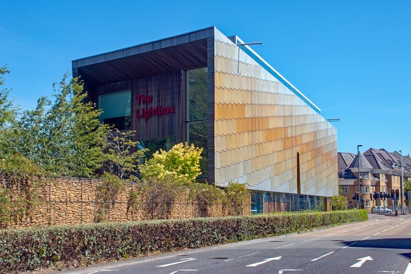 File:Lightbox gallery, Woking.jpg