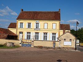 The town hall in Moutiers-en-Puisaye